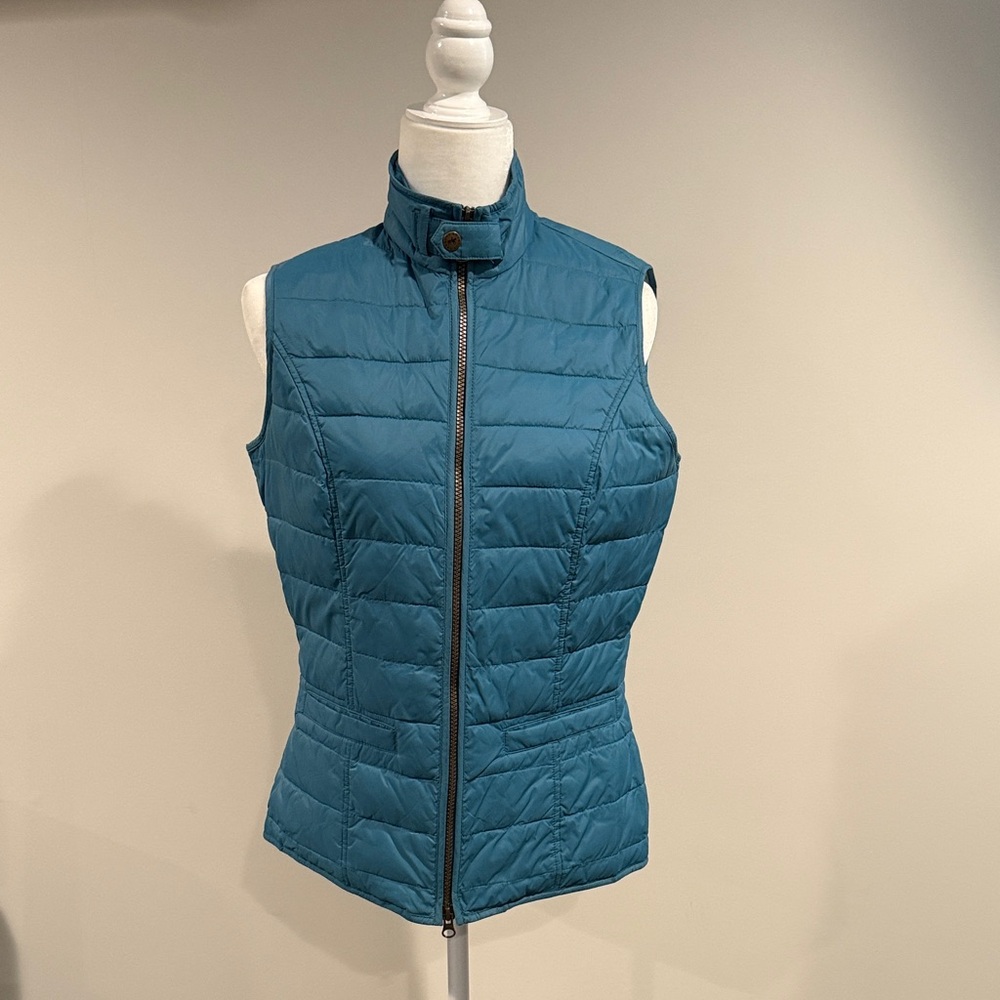 women’s Barbour Blue Quilted Vest
size 8